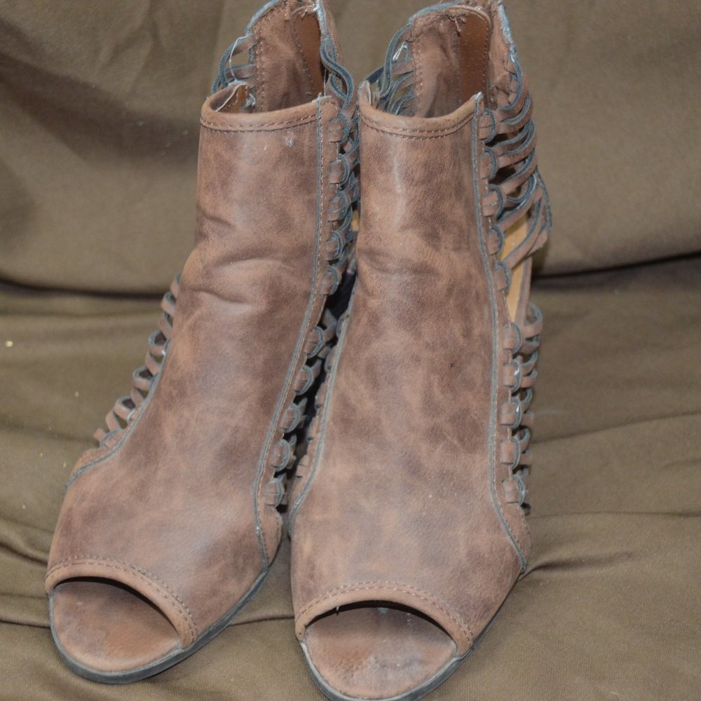JustFab open lattice weave ankle boots SZ 8